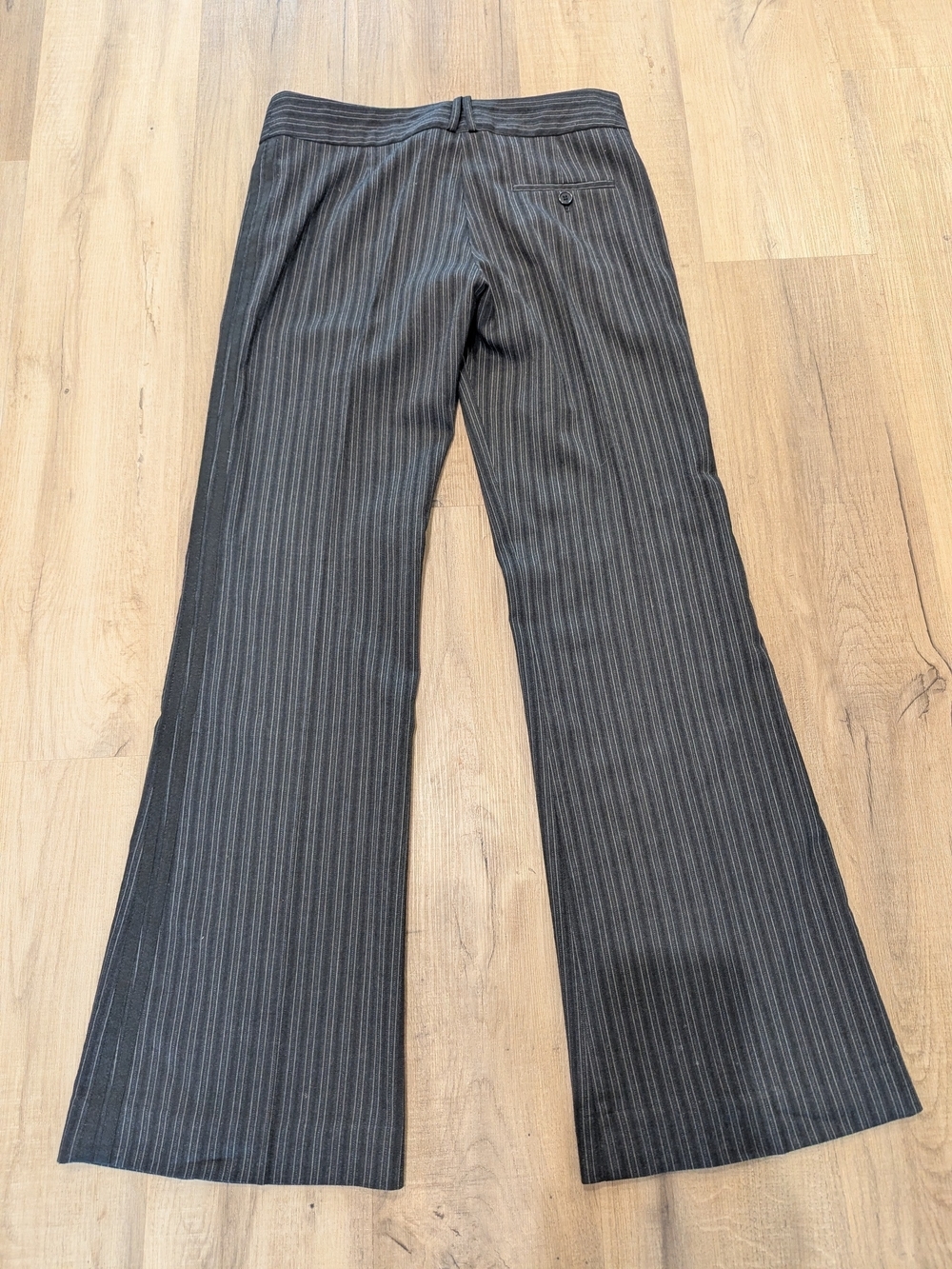 BCBGMaxAzria Gray Pinstripe Wide-Leg Trousers With Black Stripes - Picture 5 of 8